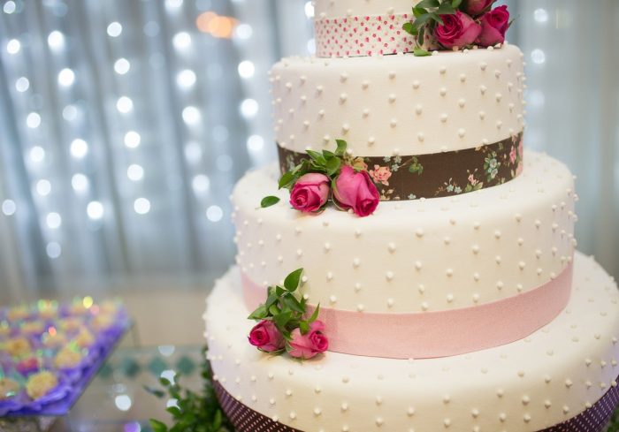 Top 4 Tips On How To Get A Cheap Wedding Cake Weddings On A Budget